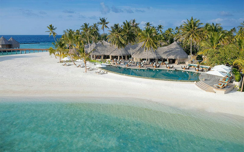 Front View of the Naiboli Pool Bar at The Nautilus Maldives 